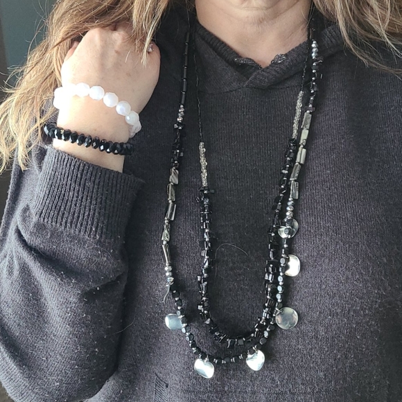 Beaded double strand necklace and bracelets - Picture 9 of 9